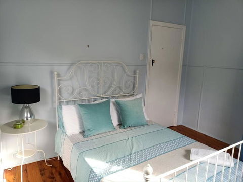 Quiet Private Central Cozy 3bdrm FREE Parking - QLD Tourism 2