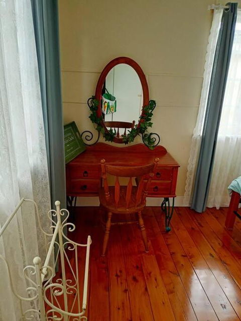 Quiet Private Central Cozy 3bdrm FREE Parking - QLD Tourism 3