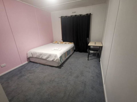 Quiet Room With Off Street Parking In Hobart - QLD Tourism 2