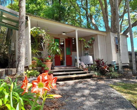 Quirky Cottage In Centre Of Maleny, Walk Everywhere - QLD Tourism 0