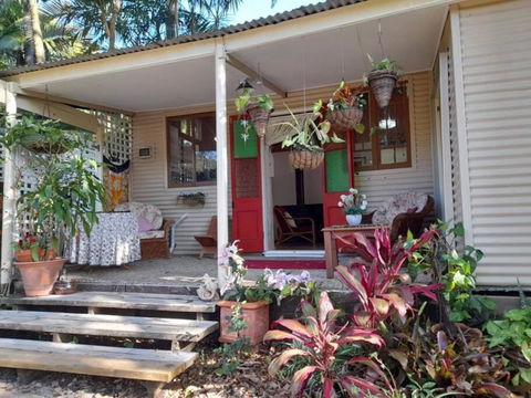 Quirky Cottage In Centre Of Maleny, Walk Everywhere - QLD Tourism 2