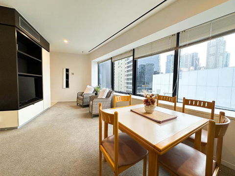 QV Central Oasis Contemporary City Getaway - Queensland Tourism 2