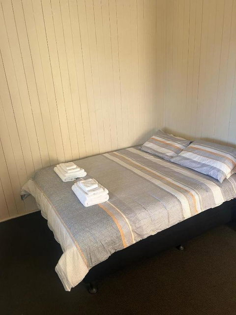 Railway Hotel - QLD Tourism 1