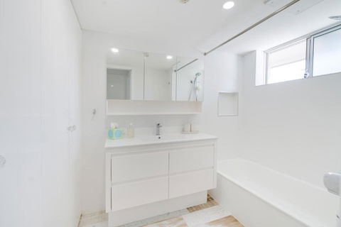 Rainbow Bay - 2BR Haven - QLD Tourism 1