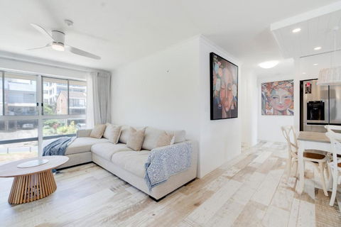 Rainbow Bay - 2BR Haven - QLD Tourism 3