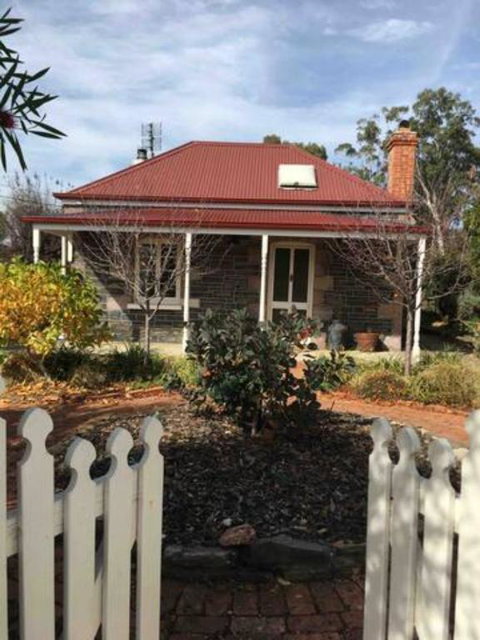 Randell Cottage - Adelaide Hills - Cosy Rustic Hideaway - QLD Tourism 2