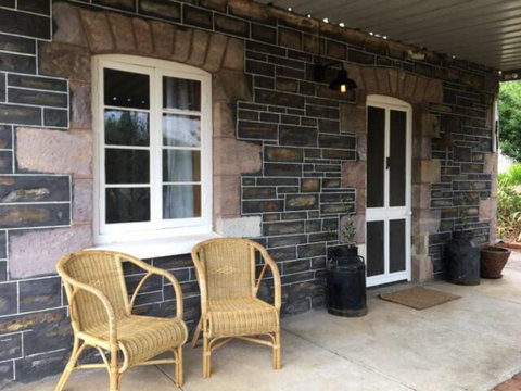 Randell Cottage - Adelaide Hills - Cosy Rustic Hideaway - QLD Tourism 1