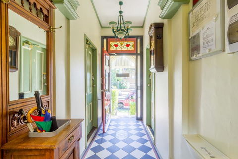 Randwick City Lodge 2 - Queensland Tourism 0