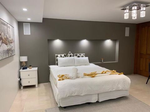 Putney Studio, Short Drive To Parklands & Olympic Park - QLD Tourism 3
