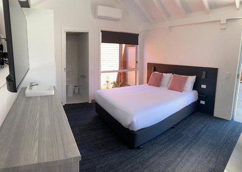 Railway Motel Myrtleford - Queensland Tourism 3