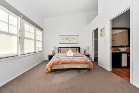 Aston On Church - Luxury Accommodation - Queensland Tourism 2