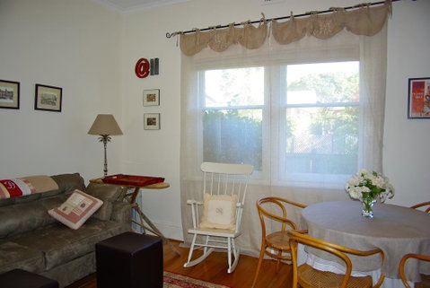 At Eleven - La Petite Maison - QLD Tourism 0