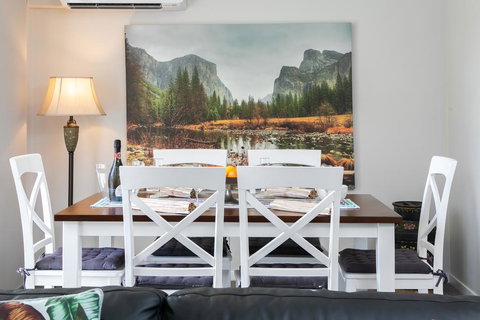 At Rita's - Queensland Tourism 2