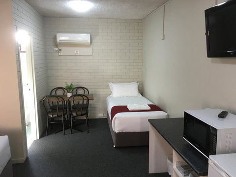 Atlas Motel - Queensland Tourism 3