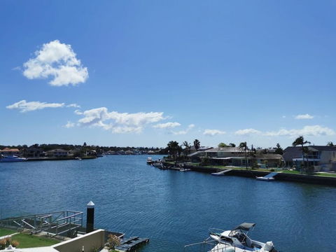 Attached Self Service Waterfront Whole Villa - Sydney - Queensland Tourism 0
