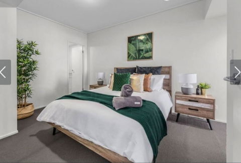 AU1 - Long Stay W Balcony RiverViews Fast WiFi - QLD Tourism 2
