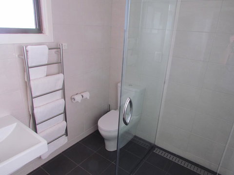 Augathella Motel & Caravan Park - Queensland Tourism 1