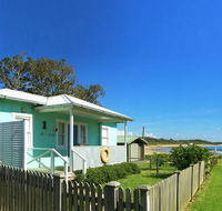 Aurora Beachfront Cottage - QLD Tourism