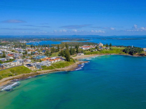 Avalon 4 - Right Across The Road From Convent Beach - Uninterrupted Views - QLD Tourism 3