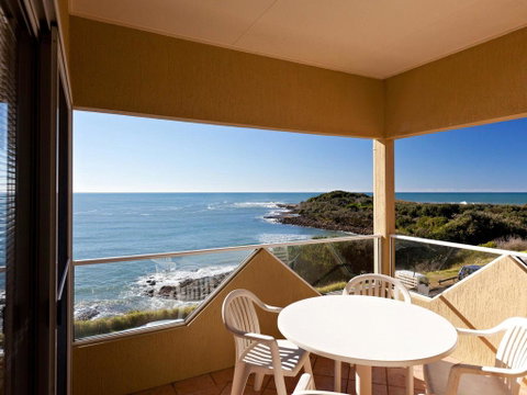 Avalon 4 - Right Across The Road From Convent Beach - Uninterrupted Views - QLD Tourism 2
