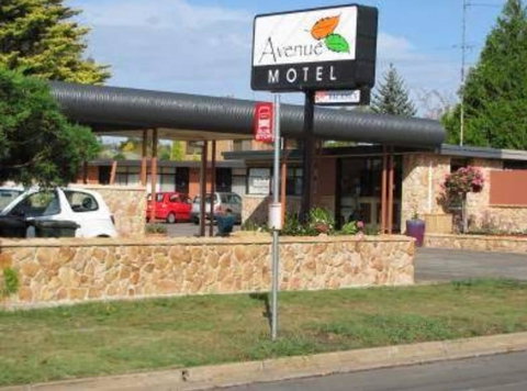 Avenue Motel - QLD Tourism 0