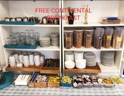 Avenue Motel - QLD Tourism 1