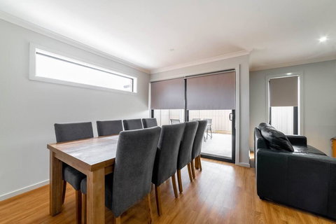 Averys Retreat - QLD Tourism 0