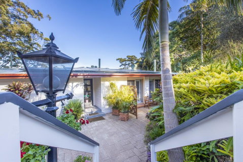Avocado Sunset Bed & Breakfast - QLD Tourism 1