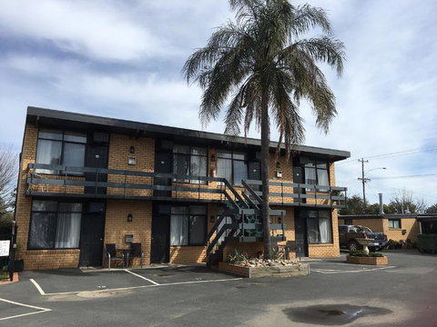 Avondel Motor Inn - QLD Tourism 0