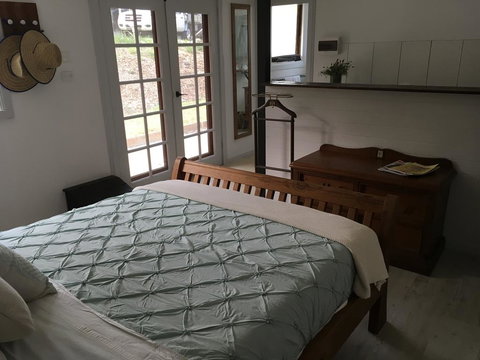 Awesome Barn Gold Coast Hinterland - Queensland Tourism 1