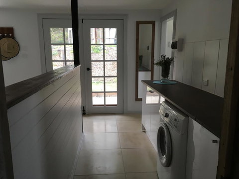 Awesome Barn Gold Coast Hinterland - Queensland Tourism 2