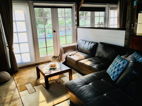 Awesome Barn Gold Coast Hinterland - Queensland Tourism 0