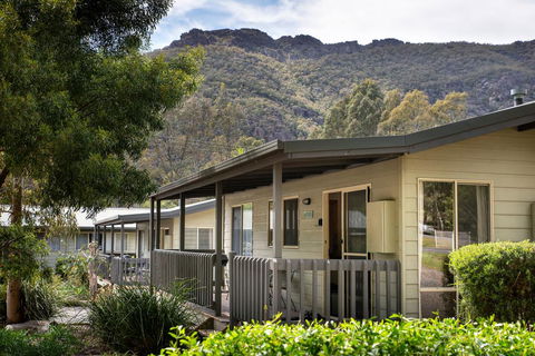 Awonga Cottages - QLD Tourism 0