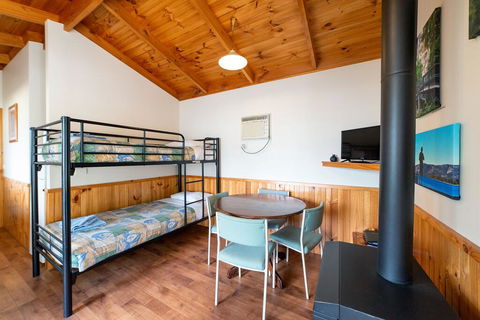 Awonga Cottages - QLD Tourism 1