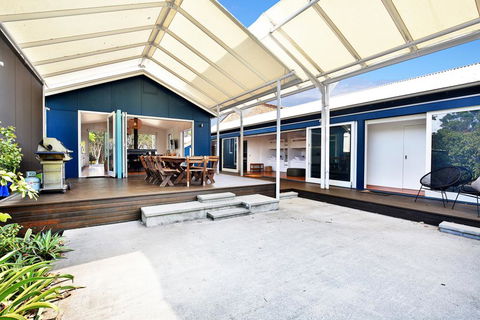 Ayana Beach House - Pet Friendly - Opposite Beach - QLD Tourism 2