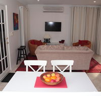 Azalea Villa - Close to the City of Perth - QLD Tourism