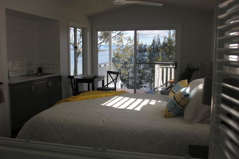 B & B On The Water - QLD Tourism 3