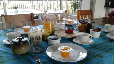 B&B Squeakygate Retreat - QLD Tourism 3