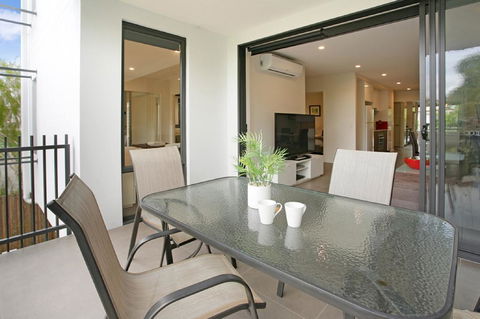Back Of The Block Bulimba - Executive 3BR Bulimba Apartment With Leafy Outlook - QLD Tourism 3