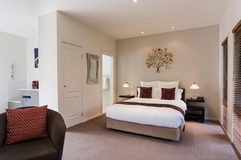 Balconies Dolphincove - Queensland Tourism 2