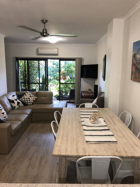 Balcony Apartment Port Douglas - QLD Tourism 0