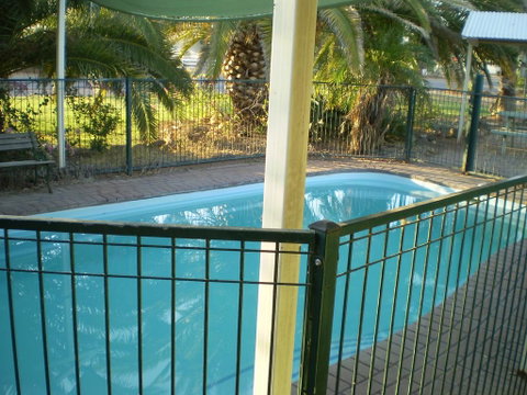 Banjos Overnight And Holiday Units - QLD Tourism 2