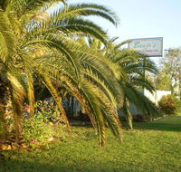 Banjos Overnight And Holiday Units - QLD Tourism