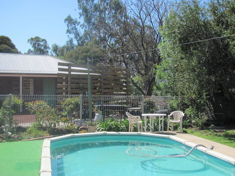 Barham Colonial Motel - QLD Tourism 1