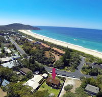 BARRELS AT BOOMERANG - Queensland Tourism