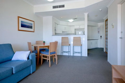 Barrington, 713/35-45 Shoal Bay Road - QLD Tourism 3