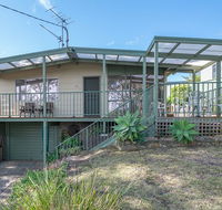 Batehaven Beach House - Queensland Tourism