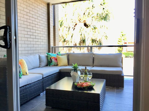 Batemans Bay Apartment - Queensland Tourism 1