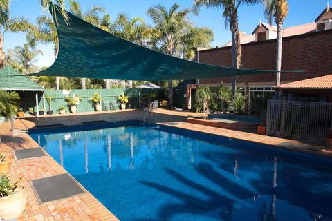 Batemans Bay Marina Resort - Queensland Tourism 2