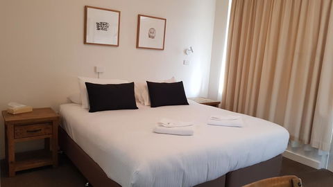 Bathurst Explorers Motel - QLD Tourism 1